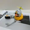 Decoração de carro decoração de carro carro elétrico pato de vento quebrado bicicleta patinho amarelo pequeno acessórios capacete pato atacado