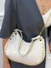 Bolso de Hombro de Personalidad con Remaches Retro Verano 2025 Nuevo Bolso de Mano Elegante Bolso de Axila Bolso Cubo Casual de Gran Capacidad