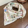 Bufanda pequeña cuadrada de terciopelo con hebilla, estilo coreano, flores, plantas, letras, a juego para otoño e invierno, artística, retro