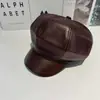 Nova Boina de Couro PU Xadrez Estilo Britânico Outono e Inverno Chapéu de Artista Fashionable para Afinar o Rosto Retrô Coreano e Japonês