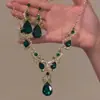 Collar de Cadena para Clavícula Estilo Palacio Retro con Flor Hueca de Pedrería, Borla de Gota de Agua, Conjunto de Accesorios de Moda de Lujo Nicho