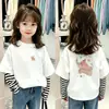 Camiseta infantil de manga longa listrada em patchwork, novo estilo primavera/outono, design de desenho animado, para crianças de tamanho médio e grande, casual, corte solto, algodão puro, top de gola redonda