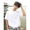 Camiseta Casual Versátil Negra Estilo Retro Americano para Hombre, Ajuste Delgado Pesado, Manga Corta con Cuello Pequeño y Hombro Normal, Mangas de Tres Cuartos