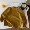 Camiseta base de cuello alto para niños, nuevo estilo otoño/invierno, ropa infantil estilo coreano, forrada de polar, camiseta de manga larga versátil para niños y niñas