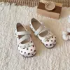 Zapatos de Cuero para Niñas 2026 Primavera y Otoño Lindos Suela Suave Zapatos de Princesa de Lunares con Correas Elásticas Cruzadas y Lazo de Cinta