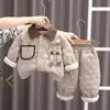 Nuevo Traje Casual de Algodón de Invierno para Niños y Niñas Pequeños y Medianos, Traje de Algodón Cálido con Forro de Felpa de Oso Estéreo, Traje de Manga Larga