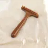 Peine Masajeador Rastrillo de Sándalo Dorado, Tabla Raspadora Multifuncional para Rostro y Piernas, Varilla Masajeadora Pluma de Acupuntura Universal para Todo el Cuerpo