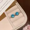 Aretes de zirconia de color dopamina para mujer, ear cuffs versátiles deslumbrantes de nicho de alta gama, accesorios populares para perforaciones de oreja