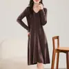 Moda Otoñal Francés Retro Suave Vestido de Punto Cuello en V Estilo Occidental Puro Elegante Vestido de Interior Casual Combinable para Todo