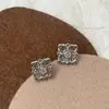 Brincos Minimalistas de Alto Padrão Estilo Vintage de Nicho para Mulheres, Pequenos e Simples, Moda Versátil, Brincos de Tarraxa com Pingente de Cruz