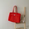 Atacado de Fábrica Bolsa de Mão de Gelatina em PVC Logo Personalizável Suporta Etiquetagem Dropshipping Bolsa Kelly Bolsa de Mão Feminina Verão