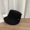 Chapéu de Equitação Plano com Pregas, Cor Lisa, Logo Pequeno 2026 Novo Retrô Desgastado Casual Emagrecimento Facial Circunferência Craniana Grande Boné tipo Newsboy