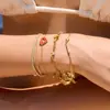 Diseño Silenciosamente Elegante, Estilo Clásico, Pulsera de Acero Inoxidable y Oro de 18 Quilates con Diamantes Blancos y Líneas Suaves, Joyería de Pulsera de Acero Inoxidable