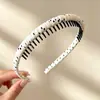 Exquisita diadema de corona alta para mujer, moda de alta gama, adecuada para uso diario, nuevo modelo 2026, accesorio para el cabello para lavarse la cara