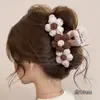 Presilha de cabelo de pelúcia em formato de peixe para outono e inverno para mulheres, luxo leve e toque de alta qualidade, tamanho grande para cabelos grossos, acessório de cabelo versátil tipo pinça de tubarão
