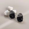Pendientes de plata con luz de aguja, de lujo, de circonita negra de alta gama, con un toque de amor, pendientes geométricos de temperamento nicho, con un diseño único y sentido del humor.