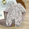 Ropa de bebé estilo coreano 2026, conjunto de manga larga para primavera y otoño para bebés niñas, mameluco infantil elegante con cuello de muñeca floral