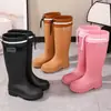 Botas de lluvia para mujer engrosadas, estilo nuevo, resistentes al desgaste, antideslizantes, resistentes al olor, botas impermeables extra altas, botas de lluvia de moda para actividades de playa, botas de trabajo