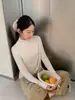 Camiseta de manga larga estilo coreano con cuello semi-alto, nueva colección otoño/invierno 2026, suave y amigable con la piel, alta elasticidad, adelgazante, adecuada para usar en capas y como camiseta base