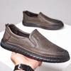 Sapatos Masculinos 2026 Novo Verão Vazados Respiráveis Slip-On Sandálias Casuais Antiderrapantes Solado Macio Sapatos de Pai
