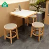 Restaurante Temático Mesa de Comedor de Madera Maciza Comida Japonesa Cabina de Restaurante Sencilla Sofá Tienda de Fideos Tienda de Fideos de Arroz Combinación de Mesa y Silla para Comedor Comercial