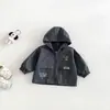 Dianxi Conjunto de Tres Piezas para Bebé Niño con Estampado de Letras, Ropa Interior, Chaqueta con Capucha de Dibujos Animados, Pantalones de Pierna Ancha a Cuadros para Niño