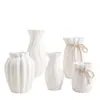 Vaso de Flor de Estilo Cream Nordic para Sala de Estar com Listras Verticais Brancas Decoração de Arranjo de Flores Vaso de Plástico Moderno Simples