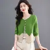 Novo casaco-suéter de gola redonda 2026 para mulheres, curto, solto, cardigã de tricô color block, peça de outer wear estilosa e jovem