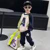 Conjunto de Primavera para Meninos, Esportivo, Respirável, Quente, À Prova de Vento, Resistente à Cor, Bordado de Letras, Conjunto de Duas Peças, Novo Traje de Primavera para Crianças