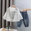 Conjunto de Camisa para Meninos 2026 Novo Estilo Primavera e Outono Moda Infantil Bebê Outono Casual Camisa Xadrez Conjunto de Três Peças