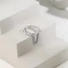 Arete de Clip Metálico con Borla Larga de Perla Artificial de Temperamento Transfronterizo Europeo y Americano Estilo Ins para Orejas sin Perforar