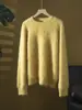 Suéter de tricô feminino em mistura de caxemira, seda de amoreira e lã, cor sólida, corte solto, estilo casual, com acabamento escovado e gola redonda