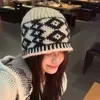 Gorro de pescador tejido para otoño e invierno, gorro de lana retro de felpa para mujer, estilo de celebridad de internet, protección cálida para las orejas, para circunferencia de cabeza grande, gorro Baotou