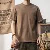 Camiseta de manga corta de dos piezas falsas con bordado pesado y colores contrastantes, estilo casual americano de verano fino con bolsillos, cuello redondo, corte holgado, camiseta de manga corta