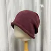 Gorro de tricô liso estilo coreano vintage para mulheres, quente para outono e inverno, protege as orelhas, estilo despojado, faz o rosto parecer menor, adequado para cabeças grandes