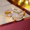 Anillo de Banda Cruzada de Doble Capa de Venta Caliente Transfronteriza con Circonita Incrustada Diseño Original Moderno Sensación de Alta Gama Lujo Ligero Anillo de Dedo Versátil
