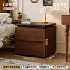 Mesa de cabeceira de madeira maciça 2026 novo modelo para quarto de casa, pequeno armário em estilo vintage, armário de armazenamento multifuncional de alta qualidade