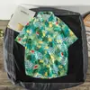 Nueva camisa de playa de manga corta con solapa para hombre y mujer, estilo Hong Kong, estampada, hawaiana delgada, para vacaciones, con flores, tops casuales