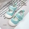 Tênis de Lona Infantil Verão Novo Estilo Sapatos para Bebês Meninas Casuais Sola Macia Sapatos de Tecido para Bebês Sapatos Brancos para Jardim de Infância
