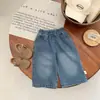 Conjunto de Camisa Xadrez Tendência para Bebês e Crianças Pequenas, Novo Estilo Primavera e Outono, Blusa de Manga Longa com Jeans e Calças Casuais, Conjunto de Três Peças
