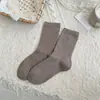 25 Meias Novas Outono e Inverno Meias Femininas de Cano Médio Corpo Inteiro Bolinhas Estilo Preppy Estilo Japonês Ins Tendência Casual Simples Meias de Algodão
