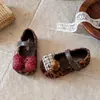 Sapatos estilosos de princesa com laço para meninas, coleção primavera/outono 2026 = novos sapatos de couro de sola macia para bebês meninas, sapatos infantis