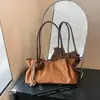 Bolsa Transversal Feminina de Camurça com Ombro Plissado Estilo Casual 2026 Nova Moda Bolsa de Mão com Franja em Formato de Coração