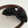Presilha de Tubarão em Jeans Retrô Coreana com Toque de Luxo, Tecido Firme, Presilha de Garra com Laço e Etiqueta Dourada, Grampo Elegante para a Parte de Trás da Cabeça