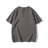 Camiseta blanca de alta gama estilo americano con cuello henley y manga corta para hombre, nuevo modelo de verano, transpirable, corte holgado, talla grande, camiseta de moda