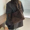 2026 Nova Bolsa de Mão Feminina com Estampa de Leopardo Grande Capacidade Bolsa de Ombro Simples Plissada Bolsa Tote Moda de Rua