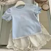 Roupa infantil coreana, camiseta infantil de manga curta, novo estilo de verão 2026, top camiseta fofo com manga bufante e gola redonda