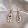 Pendientes de Perla Redonda y Forma de Lágrima Retro Europeos y Americanos, Pendientes de Lujo Ligero de Alta Gama, Accesorios para Orejas de Nicho Únicos y Elegantes