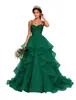 Elegante vestido de noche de comercio exterior con tirantes, ceñido a la cintura, bajo con volantes y cola, adecuado para cenas, sesiones de fotos y fiestas, disponible en almacén de ultramar
