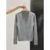 Camiseta básica de punto gris de cuello medio alto para mujer, nuevo top ajustado de manga larga para otoño e invierno con bordes de volantes estilo francés
